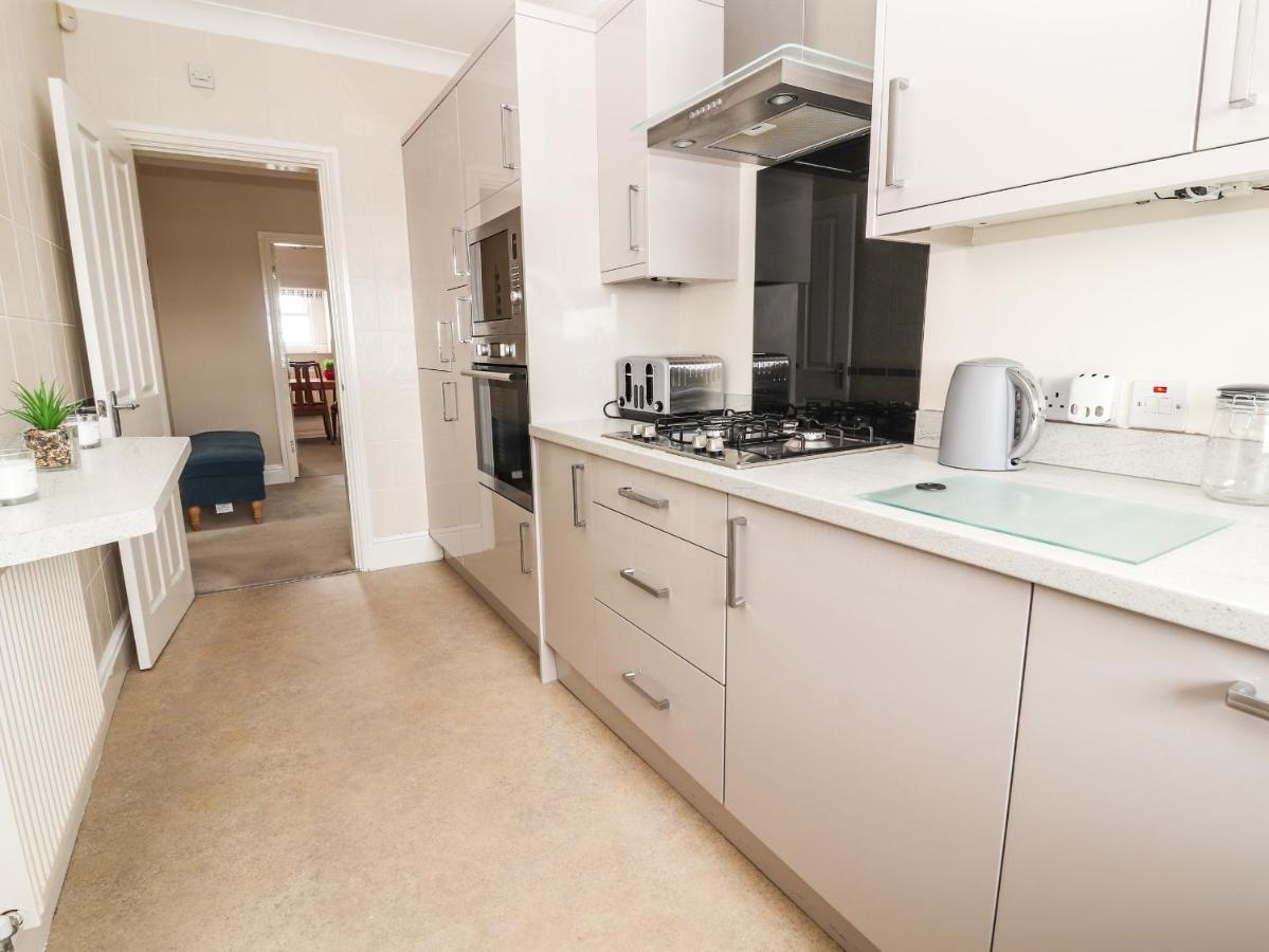 Ty Uchaf Apartment Rhyl Exterior photo